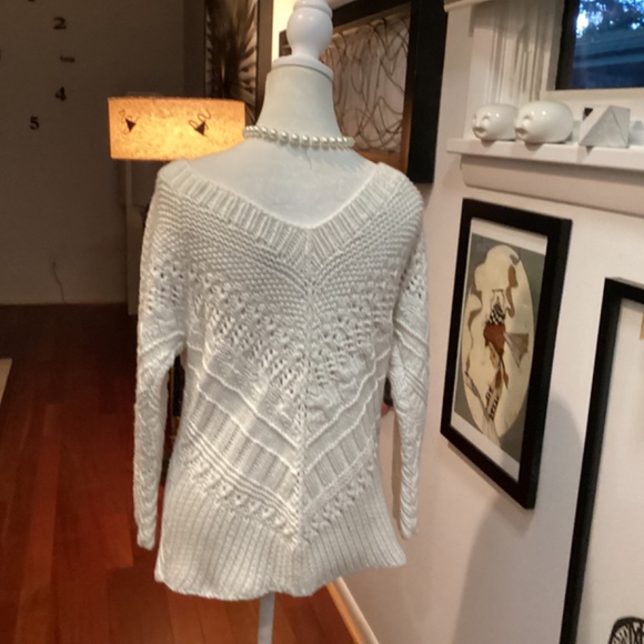 LIMITED HAND KNIT SWEATER 100 acrylic. Ivory color XL - Picture 6 of 6